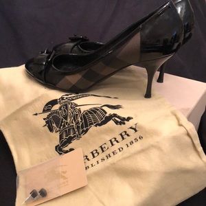Burberry Smoked Check 75mm Buckle Pump